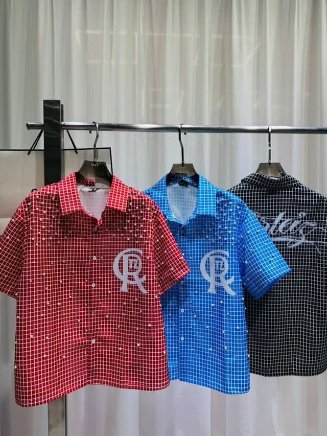 Unseen clothing store